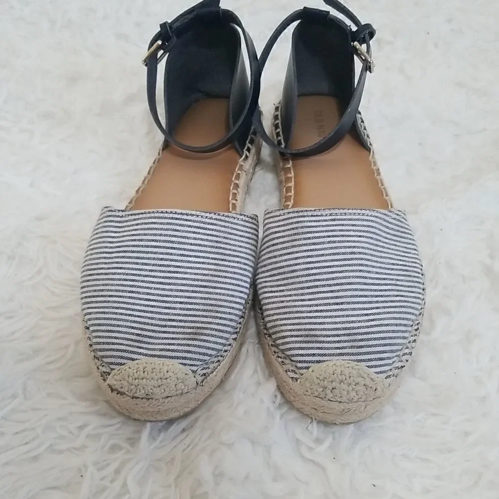 Old Navy Blue  & White Strip Espadrilles Sz 9